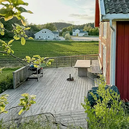 Дом отдыха Converted Barn By Hove Archipelago Faervik